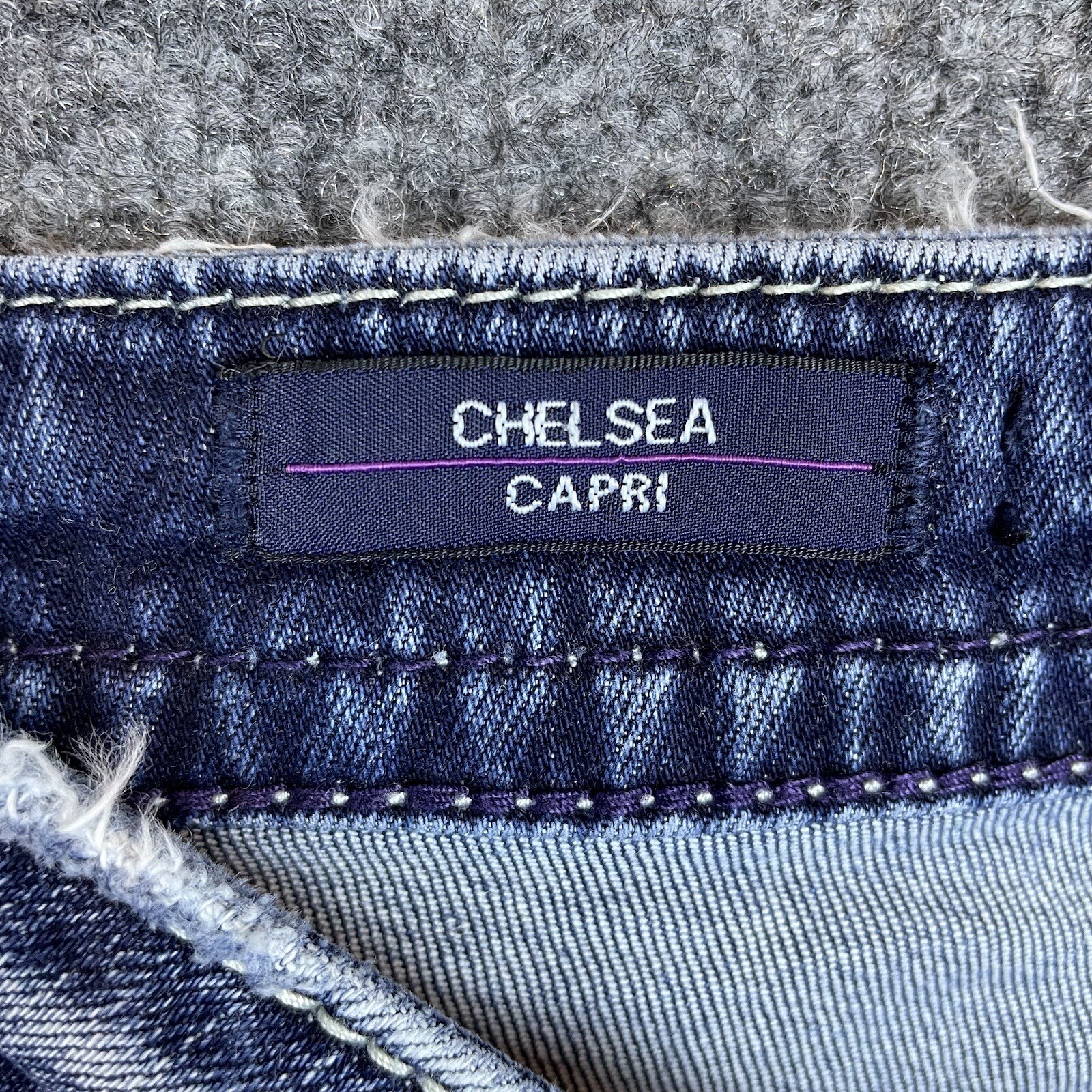 Vigoss Chelsea Capri Jeans Womens 5/6 L 21 Blue Embroidered Distressed