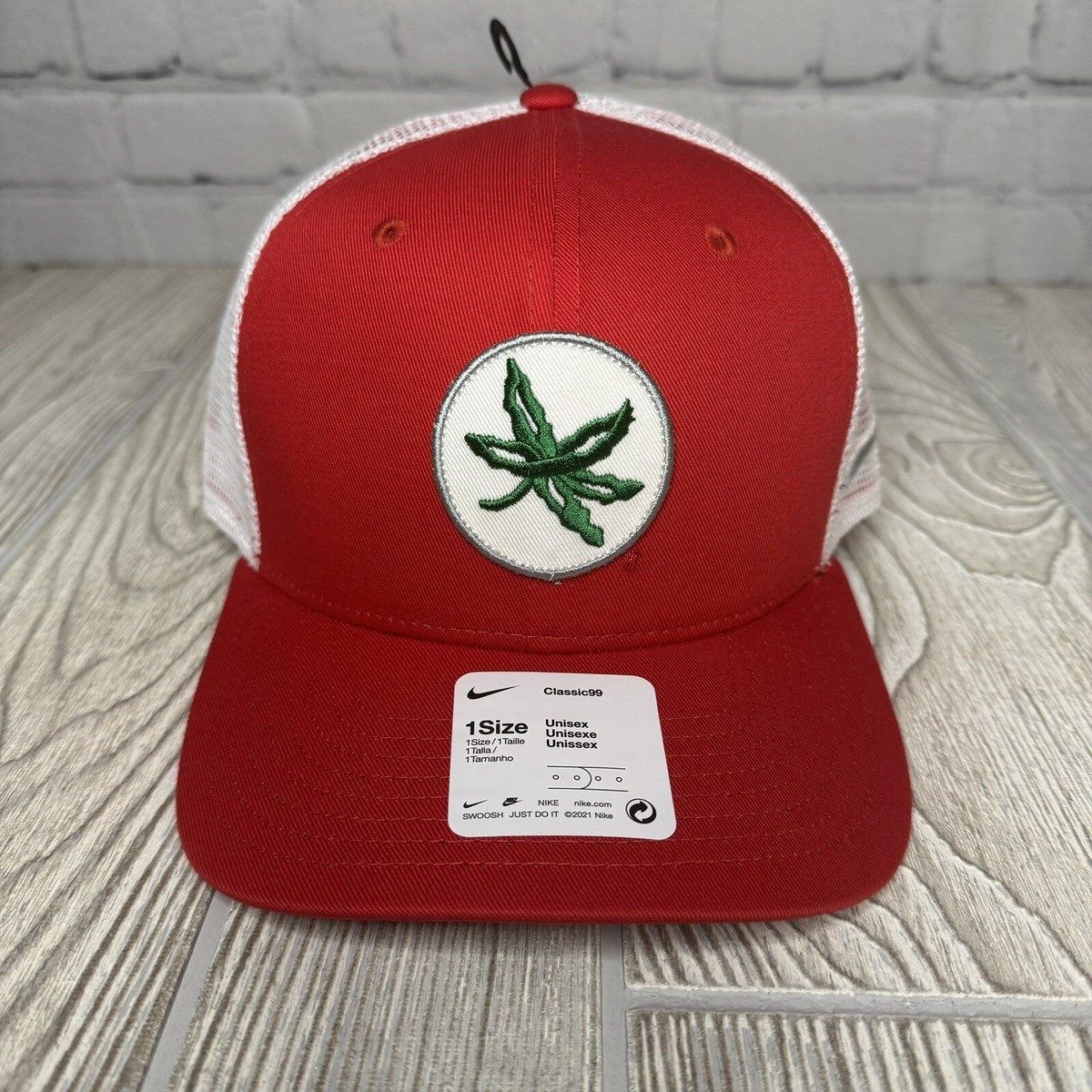 ナイキ オハイオステート 大学 キャップ M/L ブラック　フリーサイズ Nike Ohio State Buckeyes Leaf Logo Patch Classic 99 Trucker Hat