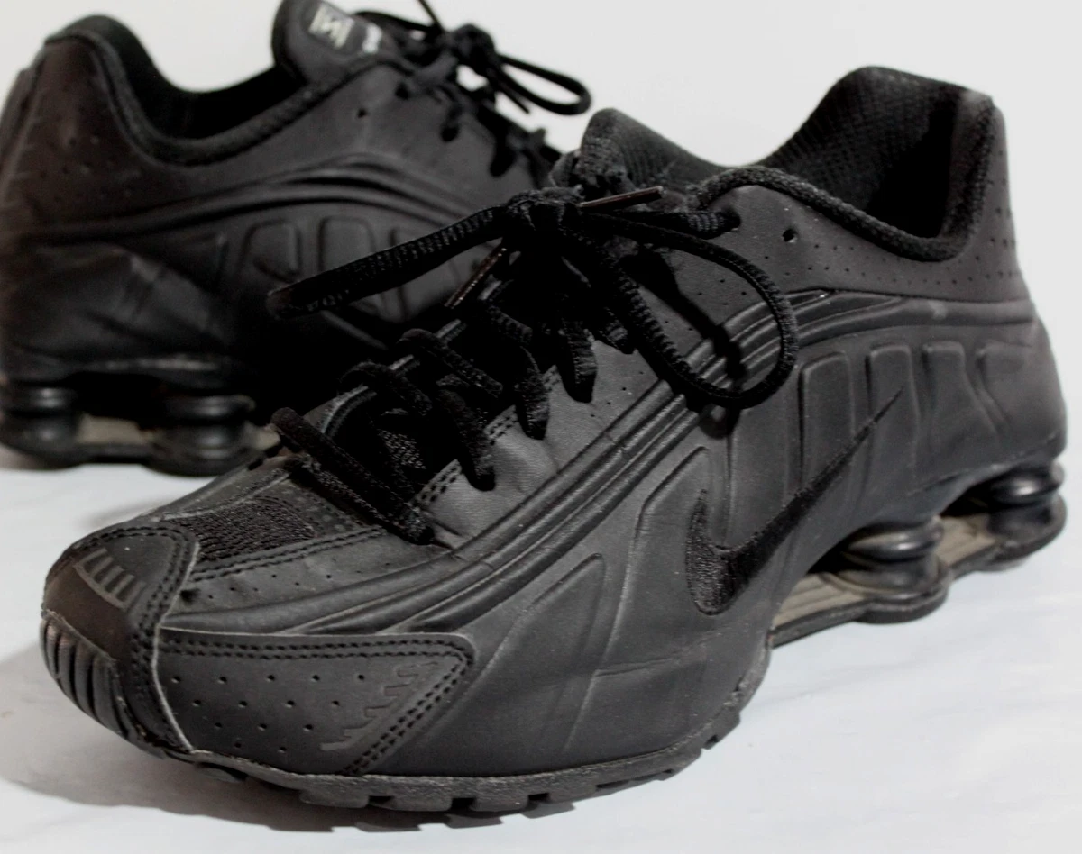 Nike Shox R4 Triple Black 2019 - 104265-044 for Sale