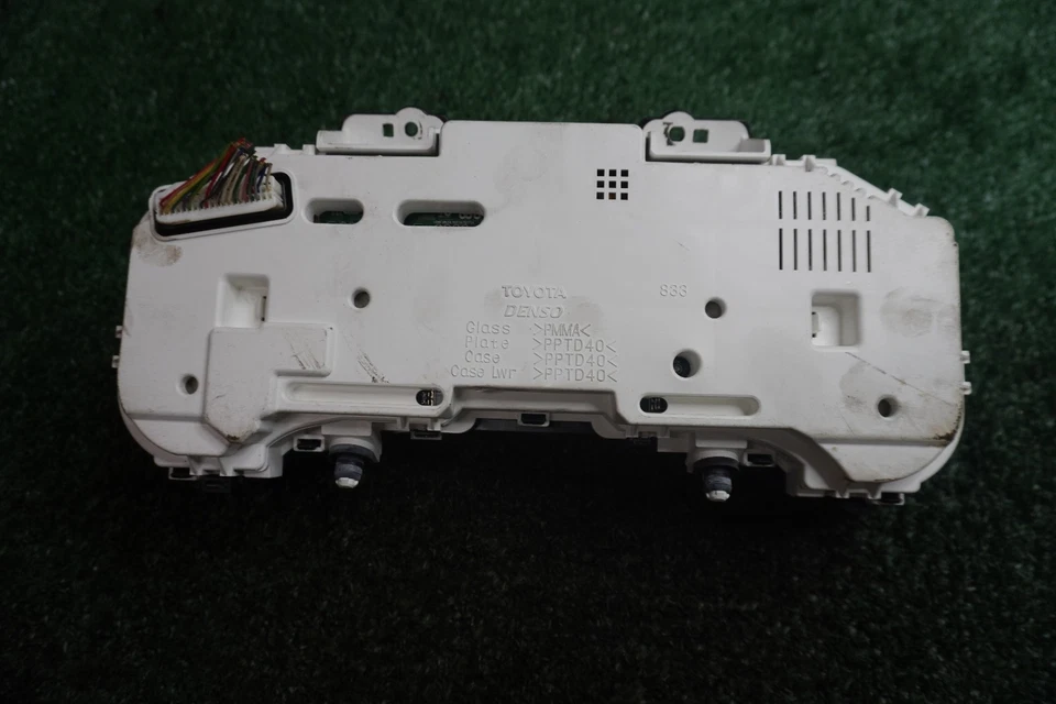 Toyota Corolla 2012 2013 velocímetro calibre clúster fabricante de equipos originales 56 k millas 83800F210000 Foto 3 de 4