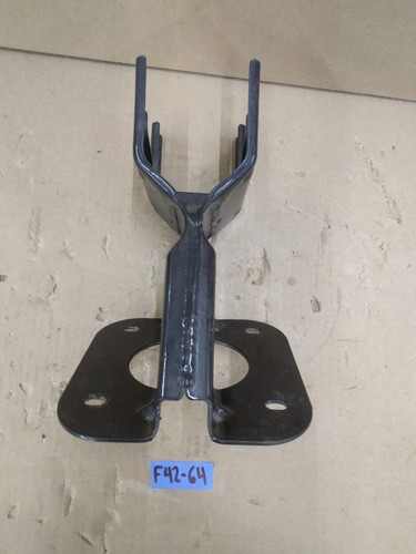 Harley-Davidson FXR Touring Fairing Mounting Bracket 58040-83 - Picture 6 of 10