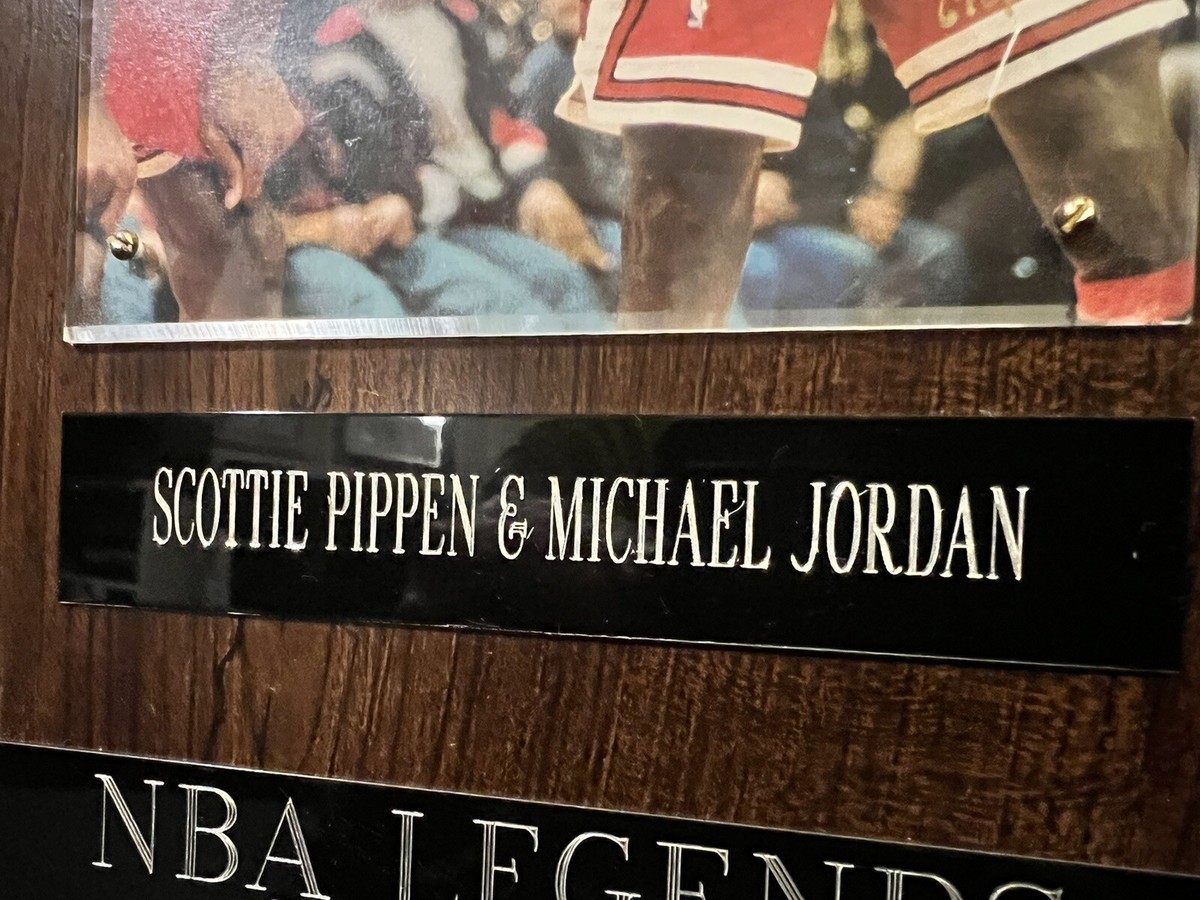 678/5000 Michael Jordan & Scottie Pippen Autographed Photo Plaque 