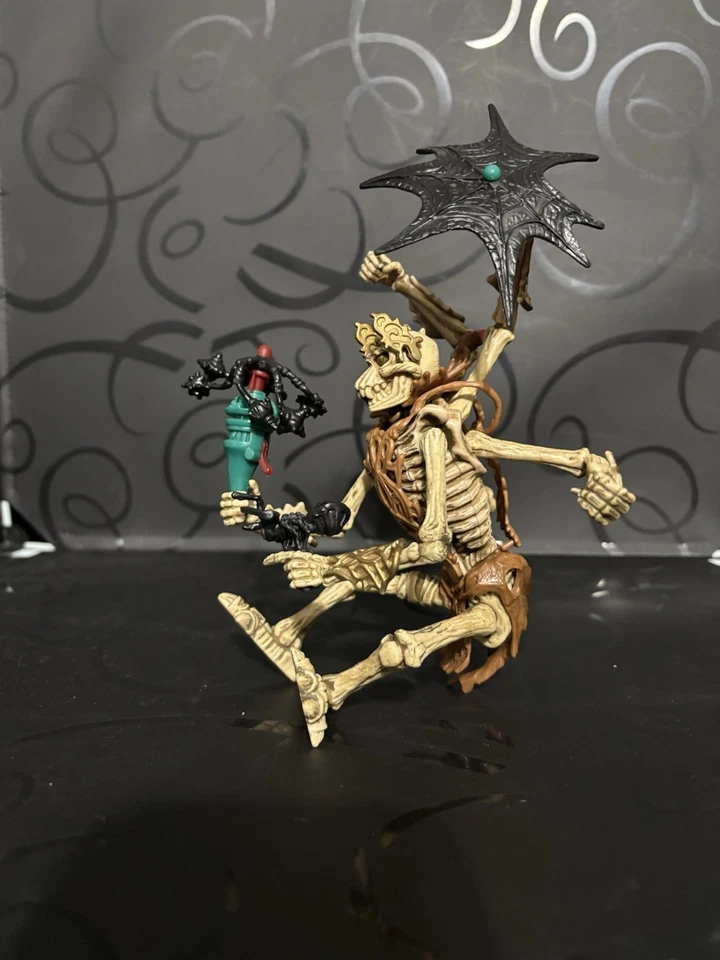 Skeleton Warriors Aracula Figure1994 Playmate Toy Complete All Accessories/Armor - Image 2 of 4