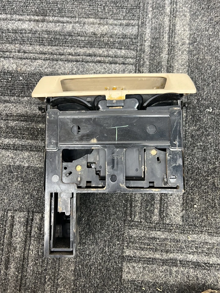 Portavasos Ford F-250 2005-2007 consola delantera T7097-1 Foto 4 de 4