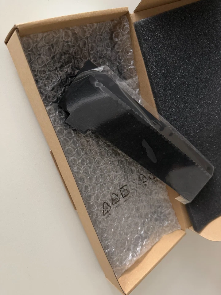 Lenovo Batteria esterna 61 FRU 01AV452 01AV422 01AV490 01AV423 01AV424 - Immagine 4 di 4