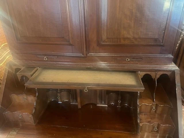 Librería de caoba inglesa del siglo XVIII escritorio de secretaria Foto 3 de 4