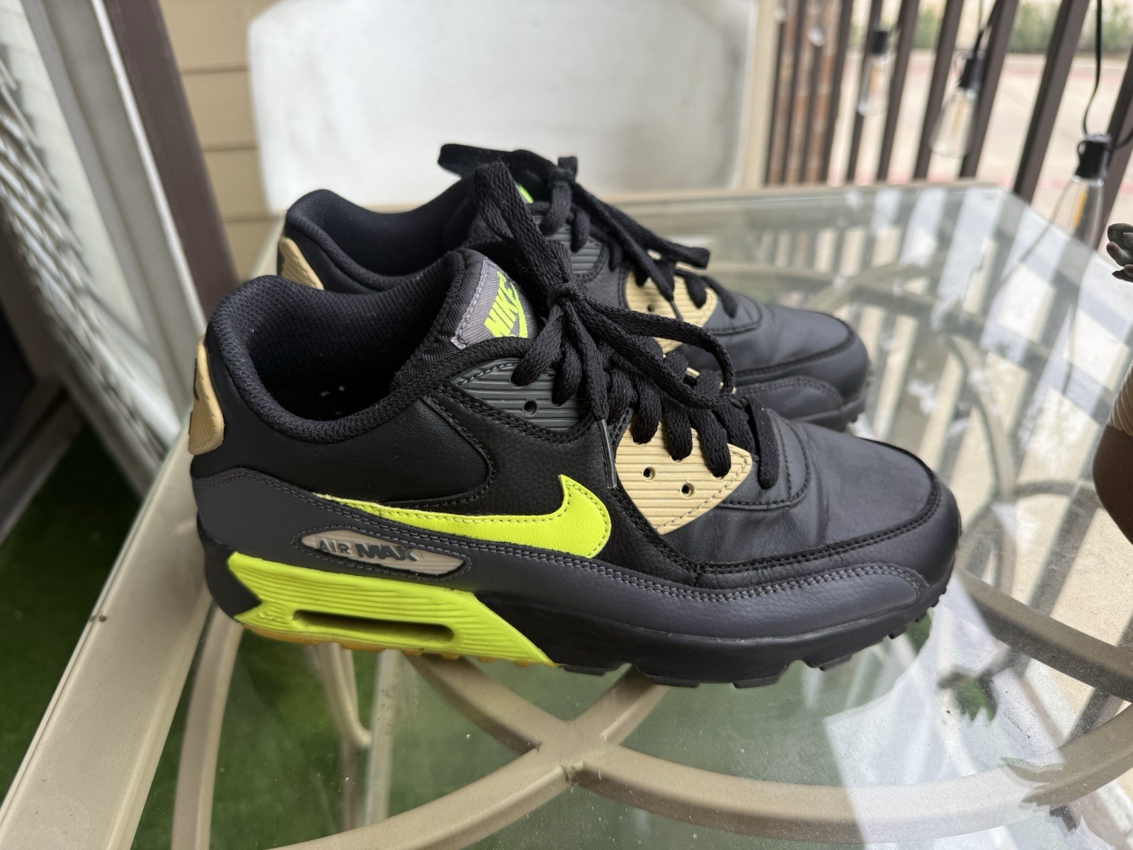 Size 7 (GS) - Nike Air Max 90 Low Black Volt - CV9608-001