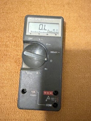 Fluke 73 Series II Multimeter With Test Leads Tested Works Note: Screen Damage