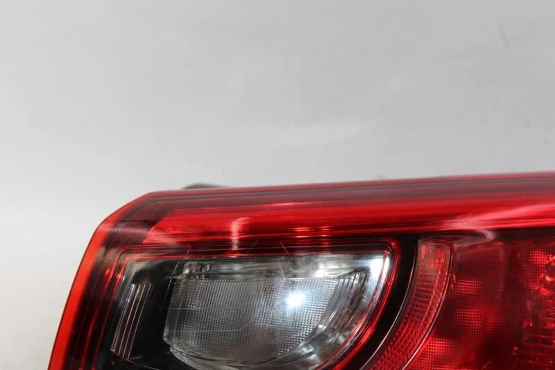 Panel halógeno cuarto luz trasera pasajero derecho compatible con Mazda CX-3 2016 OEM #29718 Foto 2 de 4