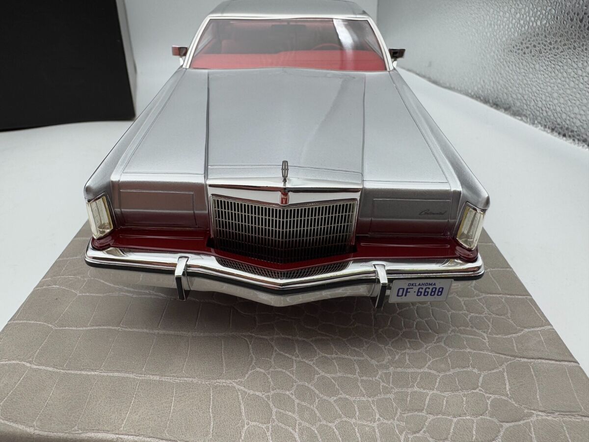 AMC 1/18 Lincoln Continental Mark V 1979 Silver-Red #120 | eBay AMC 1/18 Lincoln Continental Mark V 1979 Silver-Red #120 | eBay