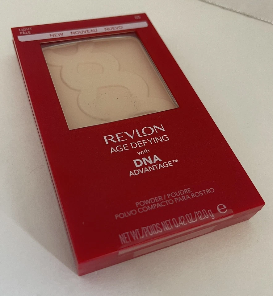Revlon Age Defying with DNA  Advantage Powder-Light/ Pale #05 - Image 3 of 4