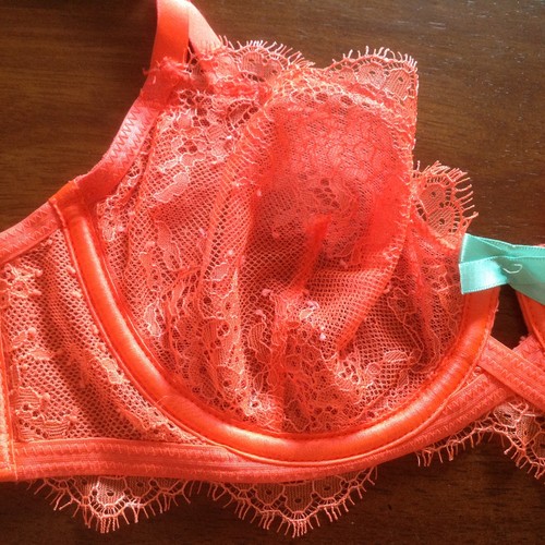 Victorias Secret Very Sexy Unlined Demi Bra Womens 32C Orange Eyelash Lace UW - Picture 2 of 5