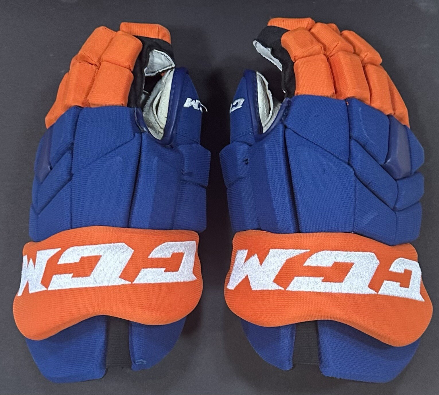 New York Islanders Game Used Player Worn CCM Hockey Gloves Pair Steiner LOA