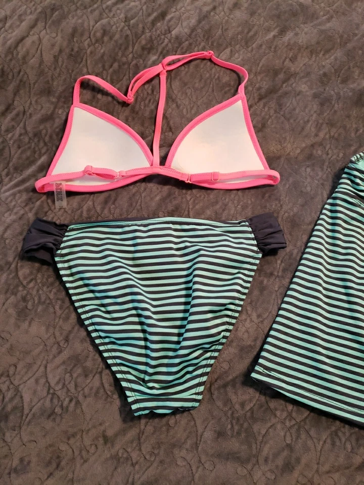 WOMAN'S/JUNIORS SIZE:S TAKINI TOP BIKINI BY:MOSSIMO & VS PINK BIKINI TOP*NWOT* - Image 4 of 4
