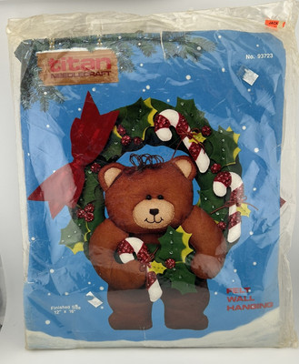 Titan Needlecraft Felt Wall Hanging Kit - Chocolate Bear with Wreath - #93723