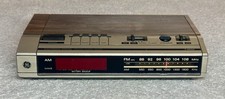 Vintage General Electric 7-4634B AM/FM digital alarm clock radio