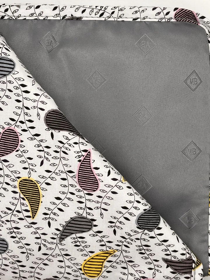 Cambiador de bebé Vera Bradley con bolsa impermeable Foto 4 de 4