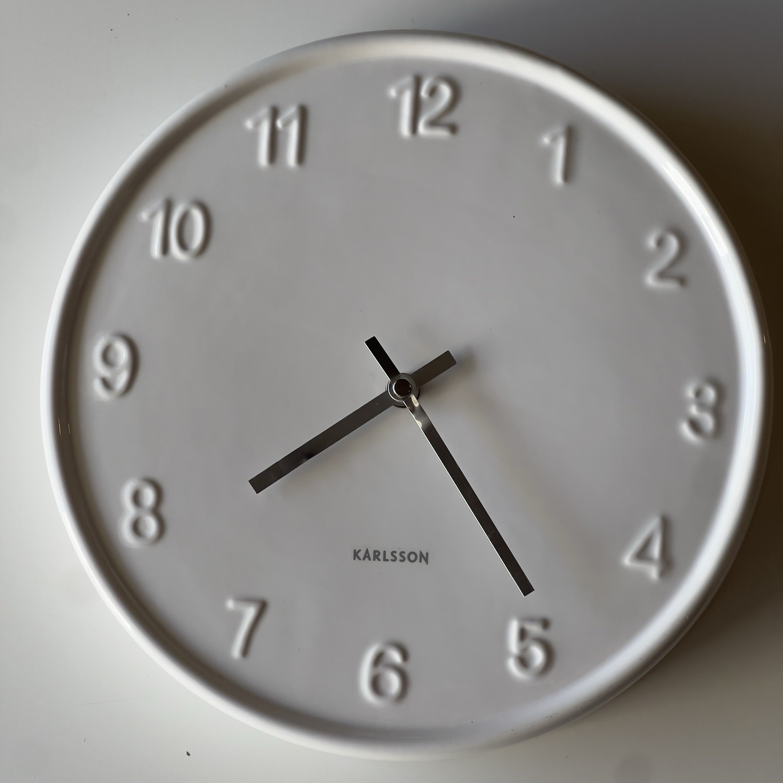 Karlsson Modern White Numbers Minimalist Wall Clock Ceramic Hanging Clock Rare!