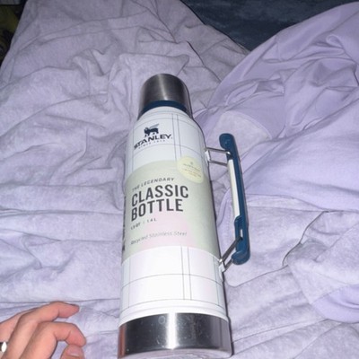 Stanley Classic Insulated Bottle 1.5 qt Stainless Steel White with Handle