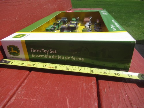 John Deere 20 piece Farm Toy Set by Tomy No. LP64813 in original box 1:64 scale - Picture 6 of 13
