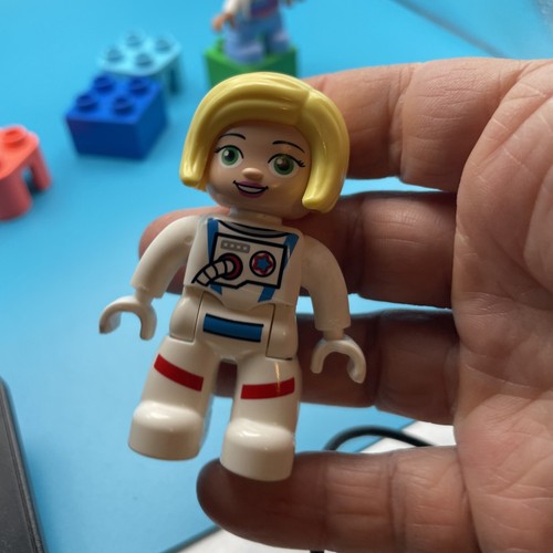 Lego Duplo Figure Lot Lego Ville, Astronaut Doctor Kid Man (Pizza Stand) Blocks - Picture 6 of 12