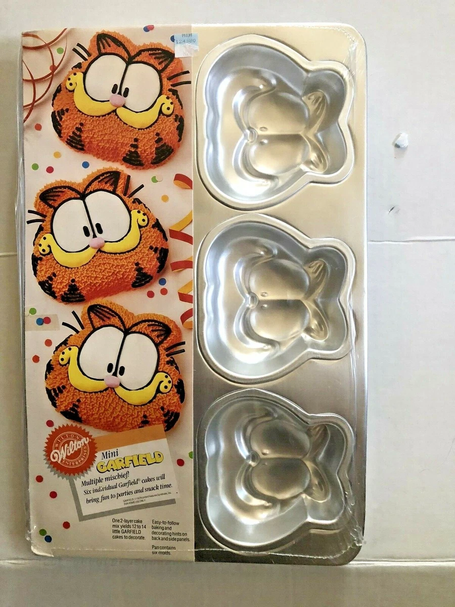 Individual mini 2024 cake pans