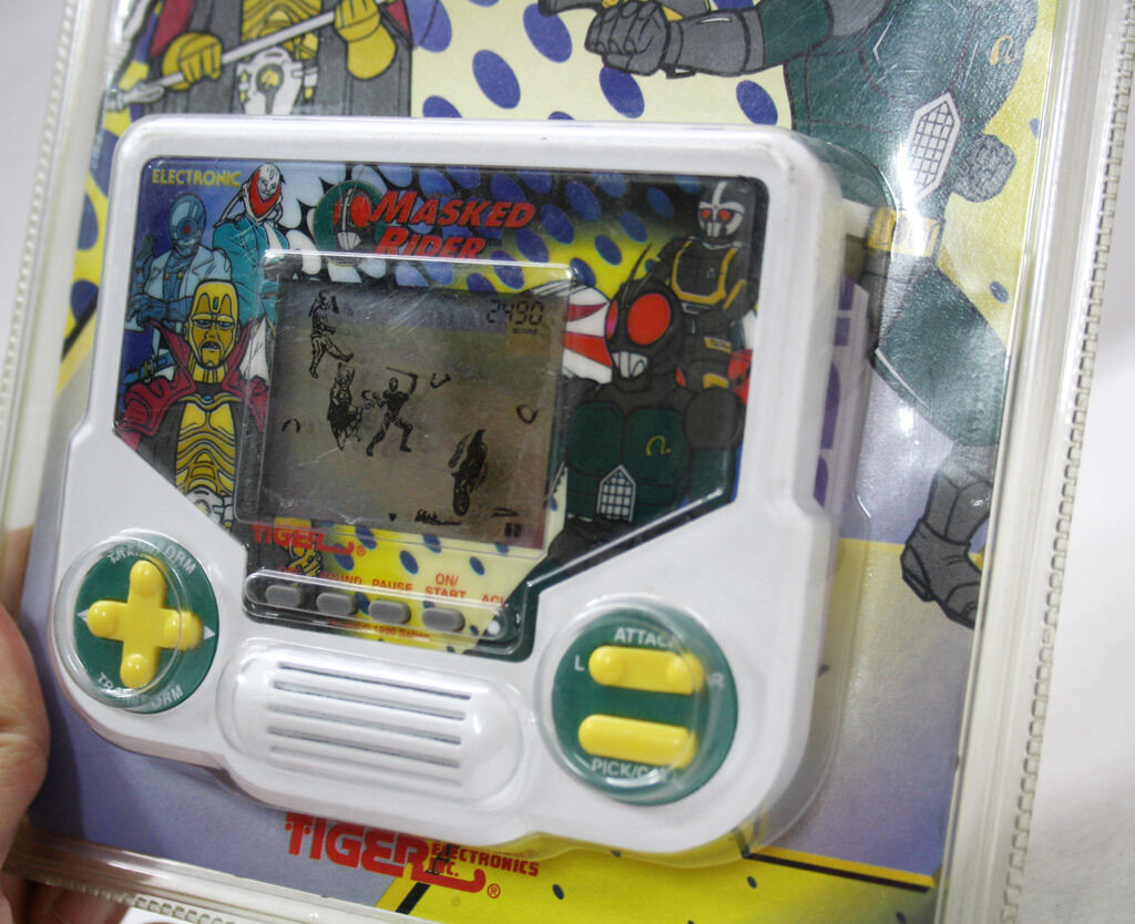 VERY RARE VINTAGE 1996 MASKED RIDER LCD HANDHELD GAME TIGER NEW SEALED MOSC  !