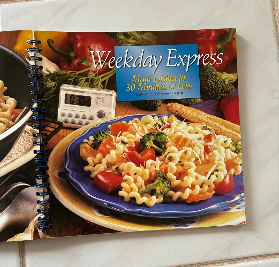 MAIN DISHES Cook Book PAMPERED CHEF SOUPS SANDWICHES PASTA SEAFOOD POTLUCKS Food - Image 4 of 4