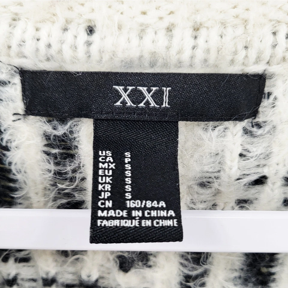 Suéter Pullover XXI Blanco y Negro Tejido Difuso Patrón Geométrico Para Mujer Talla S Foto 4 de 4