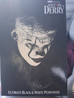 NECA Ultimate Pennywise It Black & White Action Figure Glowing Eyes Balloon
