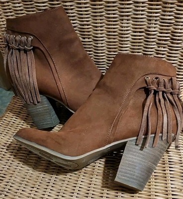 Carlos Santana TWILIGHT Sz 9.5 Brown Suede Leather Ankle Booties Heel Fringe