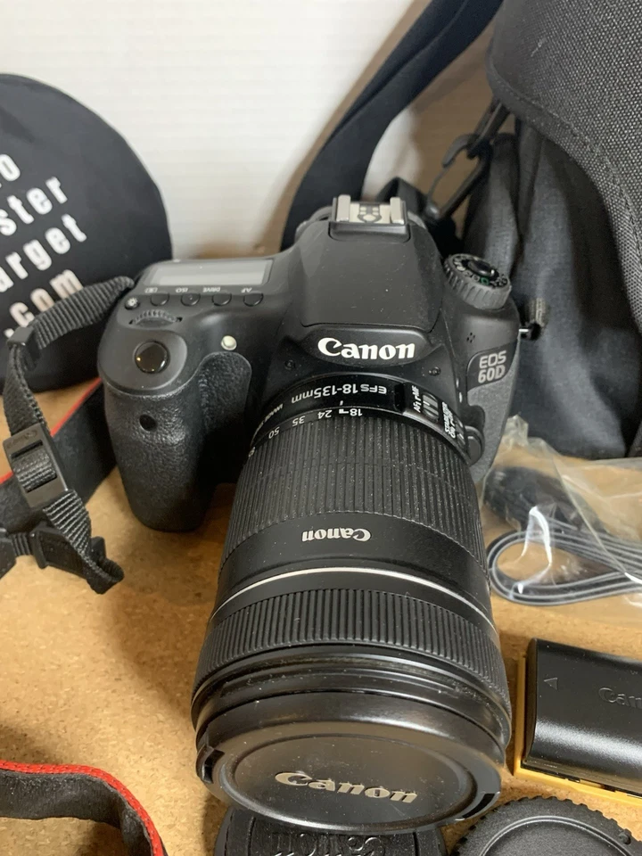 Canon EOS 60D Digital 18.0 MP SLR Camera 18-135mm Lens 2 Batteries, Charger And - Image 4 of 4