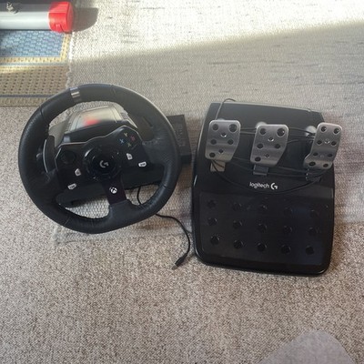 logitech g920 lenkrad xbox uPcmit Pedale u. netzteil.alles Funktioniert perfekt.