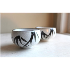 Pair of 2 Handmade Yunomi Tea Cups Studio Pottery White Black Brush Stroke Japan