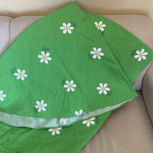 Vintage Swiss Daisy 90" Round Cotton Tablecloth Polka Dot GREEN YELLOW WHITE - Picture 7 of 7