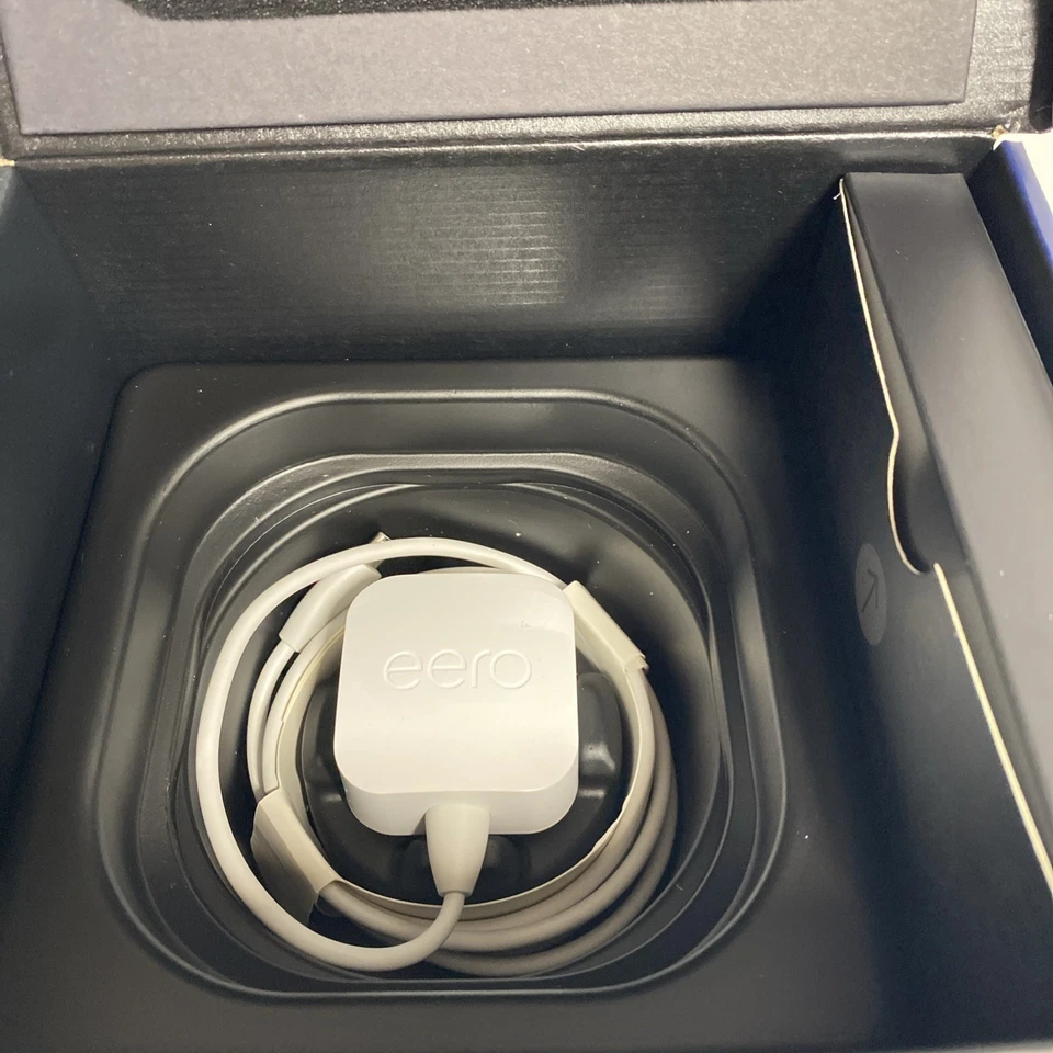 eero 6 Dual-Band Mesh Extender Wi-Fi Speed Up To 500 Mbps Covers To 1500 Sq ft. - Image 4 of 4