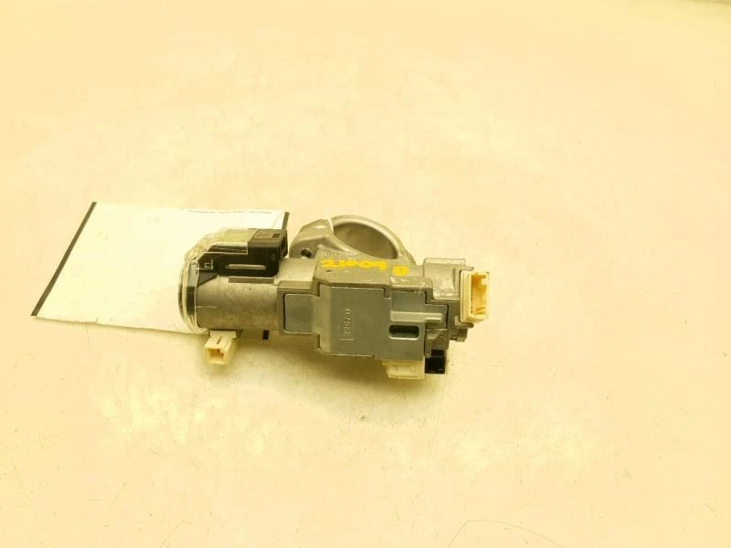 19 TOYOTA CAMRY IGNITION SWITCH - Image 2 of 4