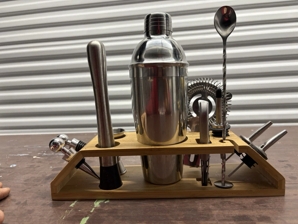 Kit de camarero de 12 piezas con coctelera de 750 ml y soporte de bambú Foto 3 de 4