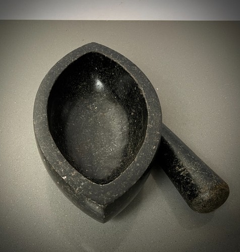 ANTIQUE INDIAN KHARALE MORTAR PESTLE BLACK GRANITE CEREMONIAL TEMPLE SIZE 19th c - Picture 7 of 23
