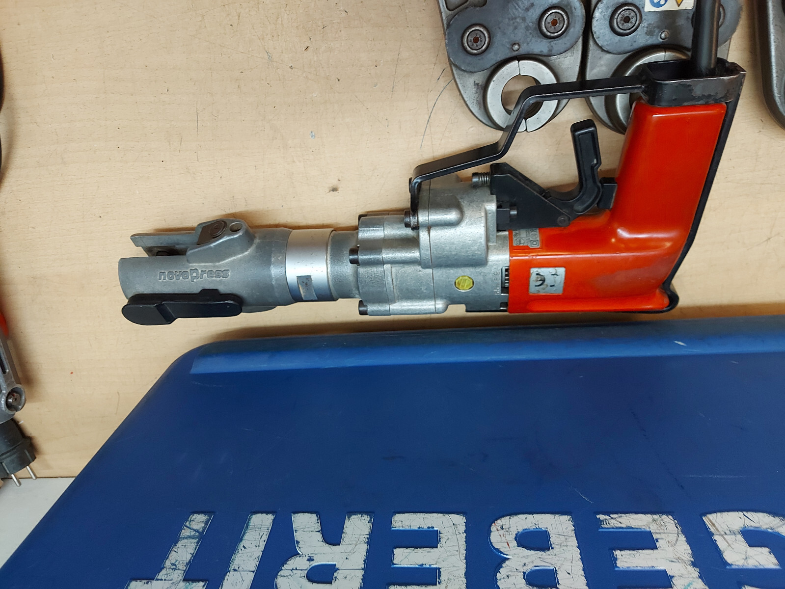 Geberit Novopress EFP2 Press Machine Press Pliers 6 x Mepla Press Jaws Viega