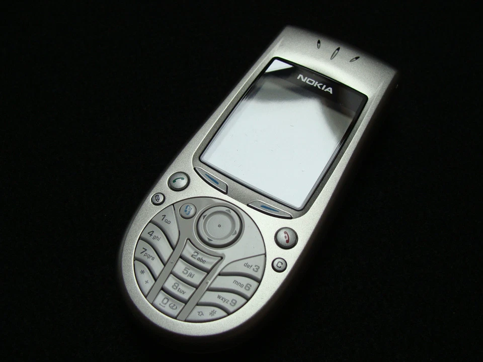 Original NOKIA 3660 unlocked Vintage Smartphone Symbian MP3 player 2.1 in - Image 3 of 4