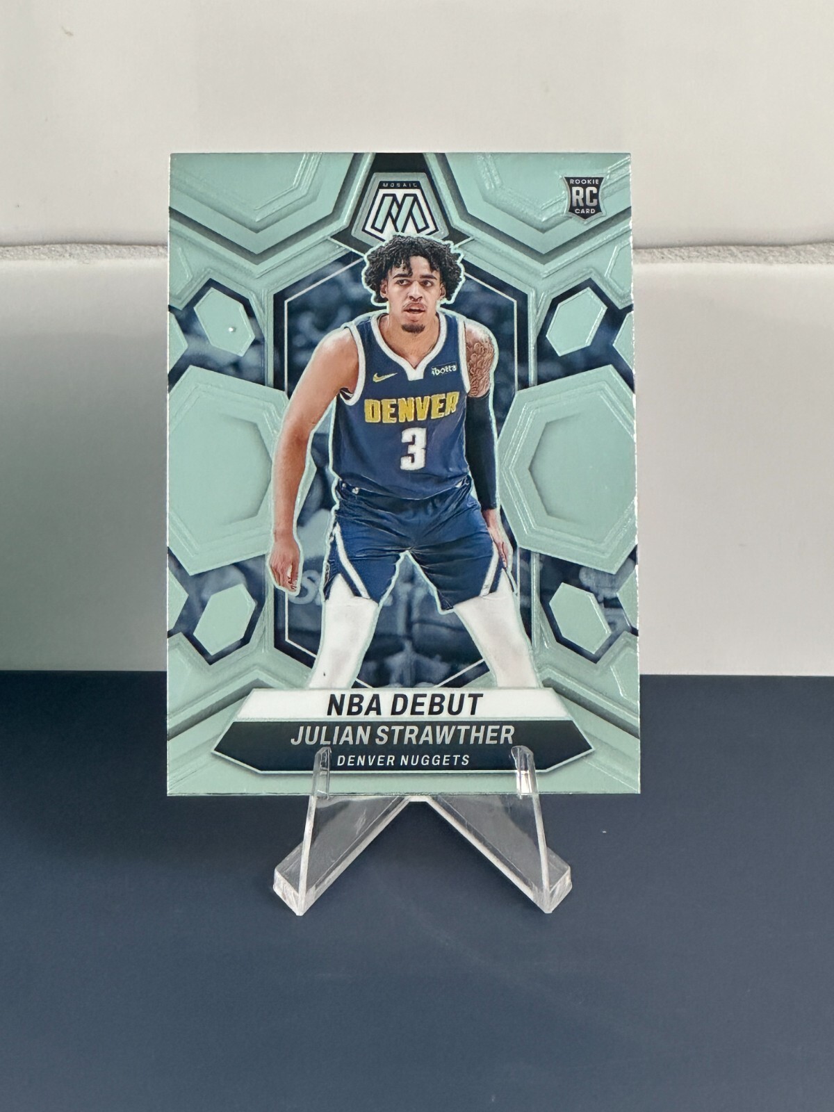 2023-24 Panini Mosaic NBA Debut Rookie Julian Strawther #256 (RC) Rookie