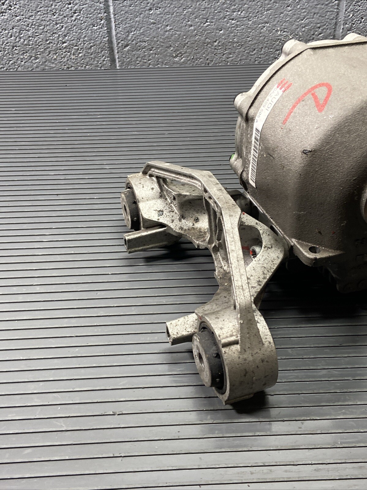 2008-2015 Audi R8 42 V8 4.2L Front Differential Axle 70k Miles OEM *NOTE*