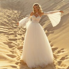 Elegant Pearl Wedding Dresses Spaghetti Straps Flared Sleeves Tulle Bridal Gowns