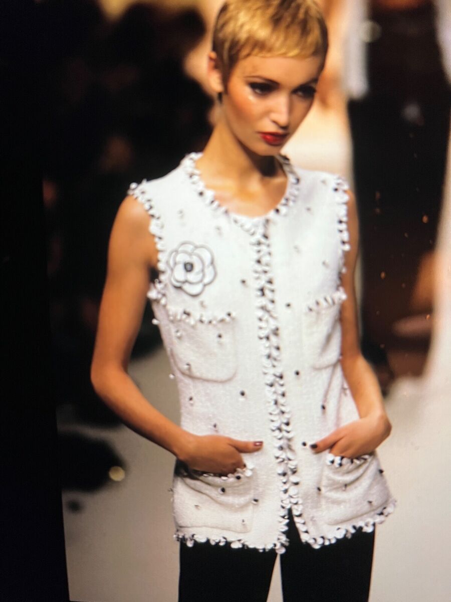 CHANEL 1995P BOUTIQUE MUSEUM ECRU BLACK TWEED EMBELLISHED CHANEL 1995P BOUTIQUE MUSEUM ECRU BLACK TWEED EMBELLISHED