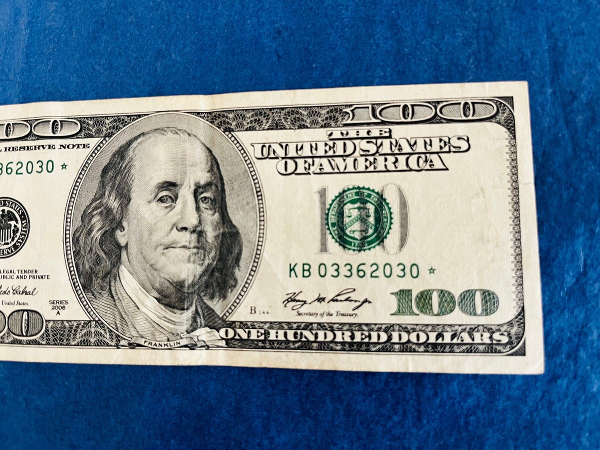 Series 2006 A US One Hundred Dollar $100 Star Note Bill B2
