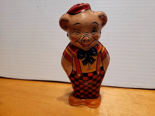 VINTAGE 1940'S  J.CHEIN  #156 TIN LITHO WIND UP  WINKING PIG