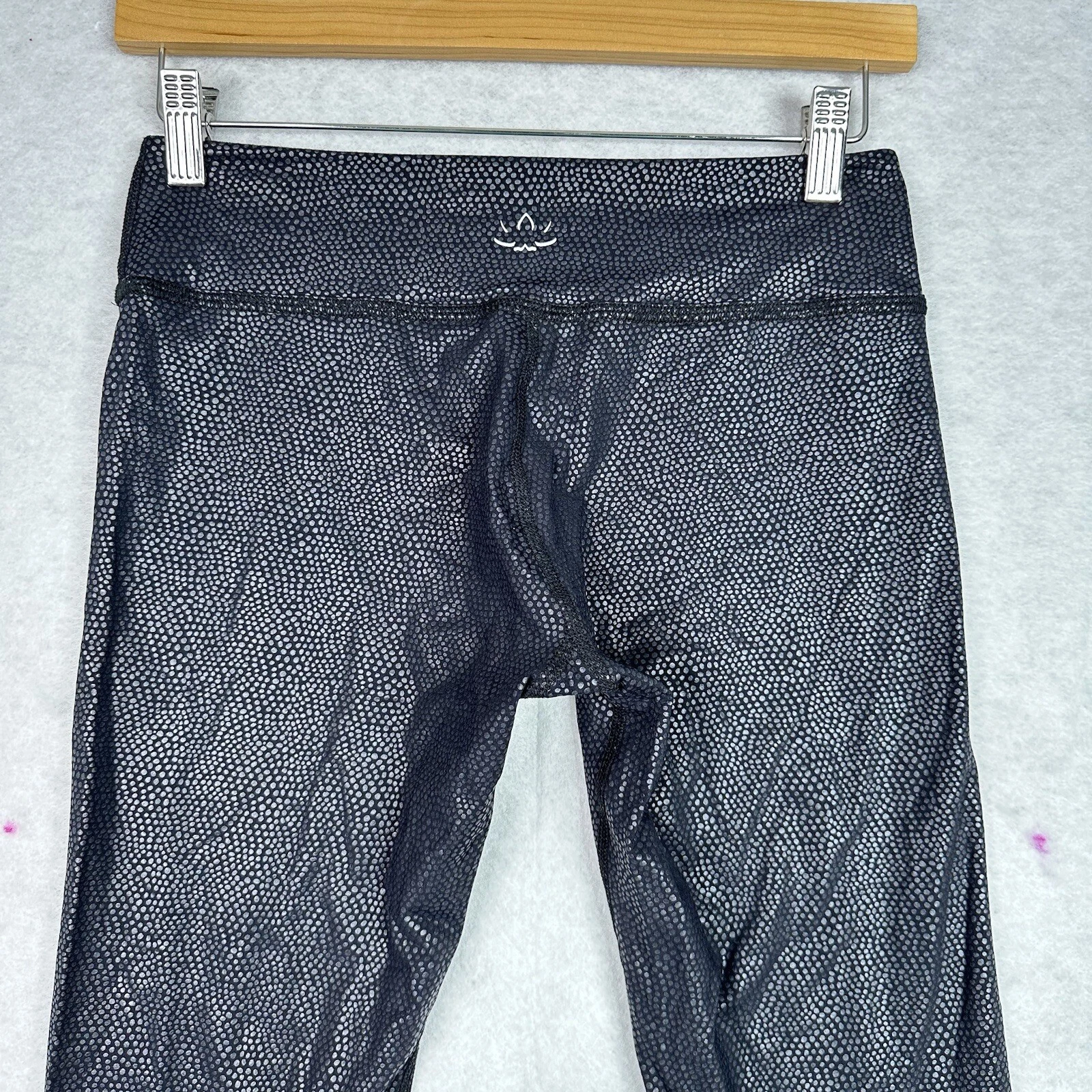 beyond-yoga snakeskin high waisted cropped leggings
