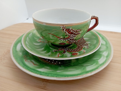 Japanischer fliegender Drache grün Tasse und Untertasse Trio Set, schönes Geschenk
