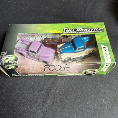 2 PACK RC2 Chevy Truck FULL THROTTLE FOOSE 1:64 diorama with lift and tool box